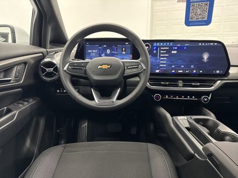 New 2026 Chevrolet Equinox EV LT image 22