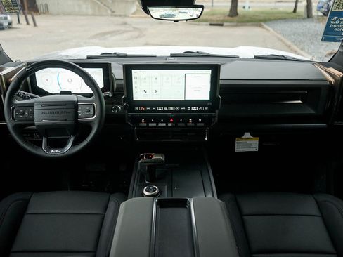 Used 2025 GMC Hummer EV 3X w/ Extreme Off-Road Package image 12