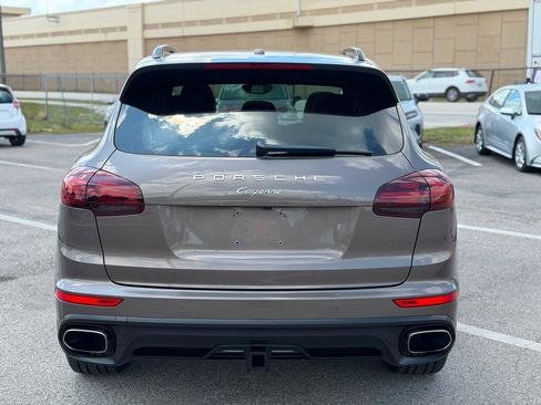 Used 2016 Porsche Cayenne AWD/4WD image 9