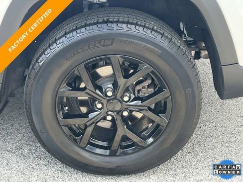 Certified 2024 Jeep Grand Cherokee Altitude AWD/4WD image 11