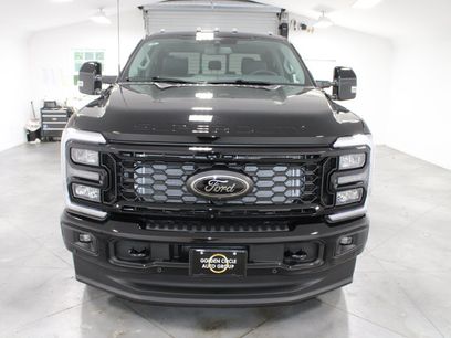 New 2026 Ford F350 Lariat w/ Black Appearance Package