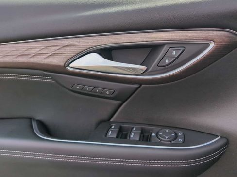 Used 2023 Buick Envision Avenir AWD/4WD image 25
