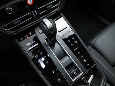 New 2026 Porsche Macan Turbo AWD/4WD image 27