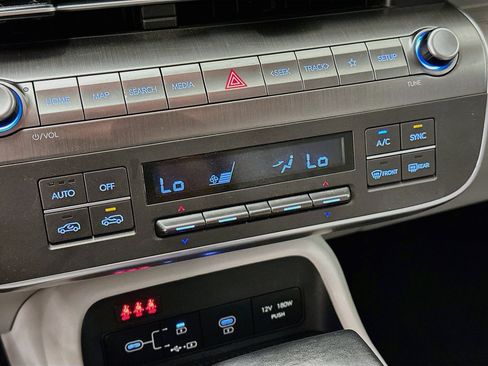 Used 2025 Hyundai Kona SEL AWD/4WD image 24
