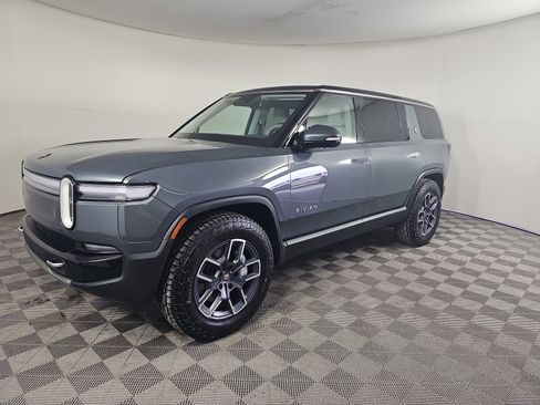 Used 2025 Rivian R1S Adventure image 1