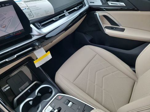 Used 2025 BMW X1 xDrive28i w/ Premium Package image 18