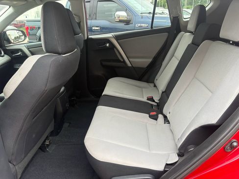 Used 2016 Toyota RAV4 XLE AWD/4WD image 24