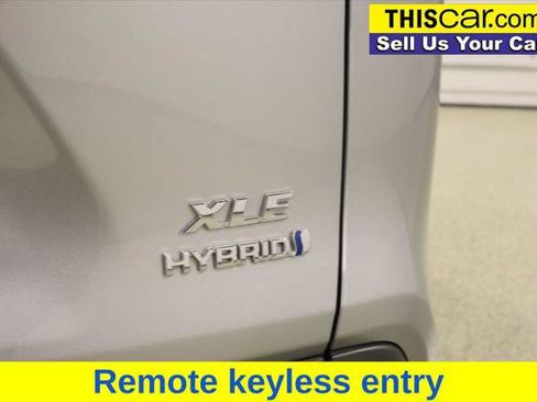 Used 2021 Toyota RAV4 XLE w/ Convenience Package AWD/4WD image 16