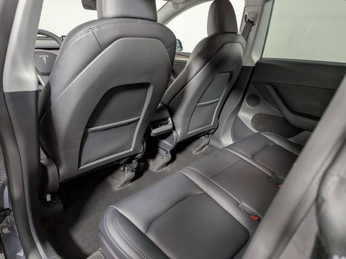 Used 2025 Tesla Model Y Long Range image 41