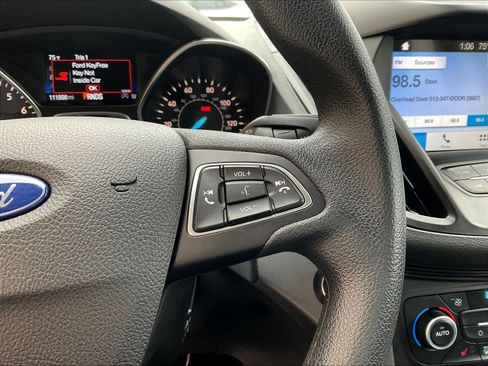 Used 2019 Ford Escape SE FWD image 12