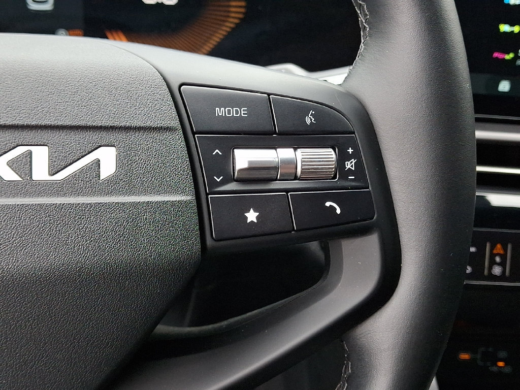 Certified 2026 Kia Sportage EX FWD image 23