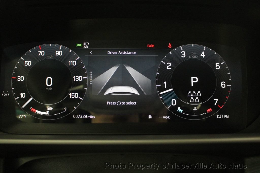 Used 2025 Land Rover Discovery Dynamic SE AWD/4WD image 18