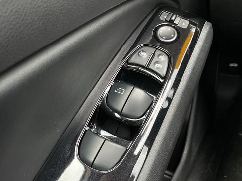 Used 2024 Nissan Altima 2.5 SR FWD image 11