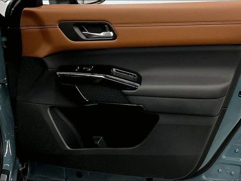 New 2026 Nissan Pathfinder Platinum image 40