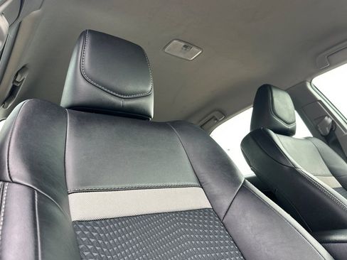 Used 2013 Toyota Camry SE image 18