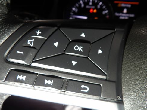 Used 2020 Nissan Rogue SL AWD/4WD image 17