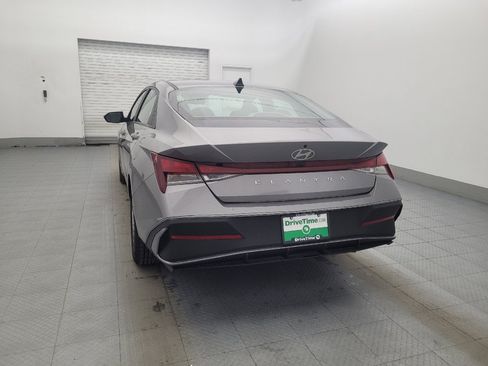 Used 2024 Hyundai Elantra SEL image 6