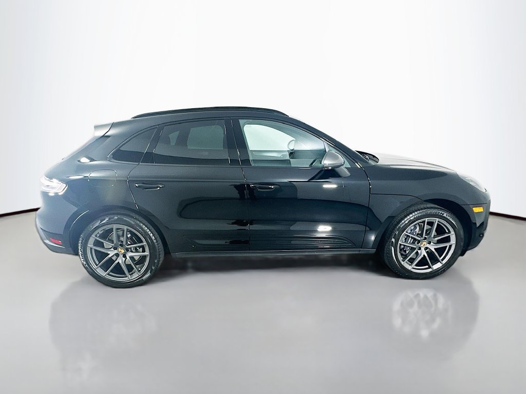 Certified 2026 Porsche Macan Turbo AWD/4WD image 8