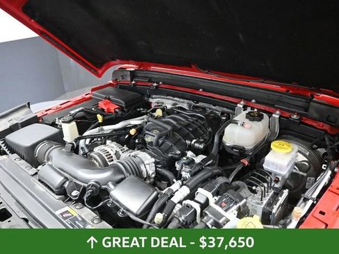 Used 2024 Jeep Wrangler Unlimited Rubicon AWD/4WD image 15