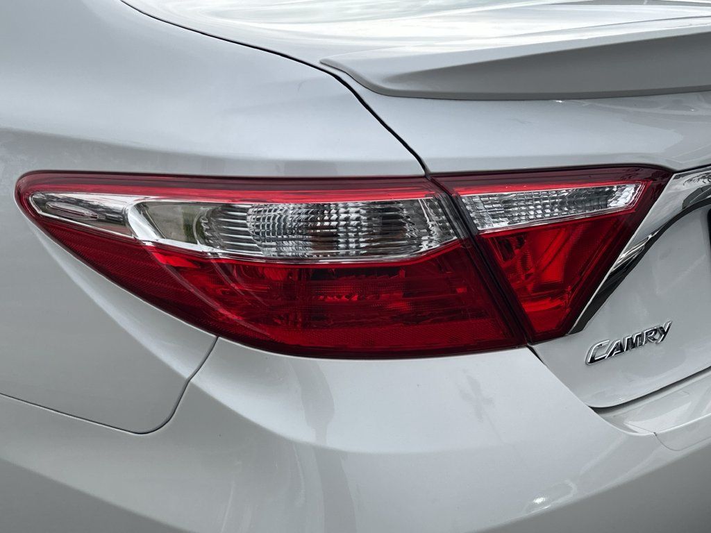 Certified 2017 Toyota Camry XSE w/ Moonroof Package FWD image 10