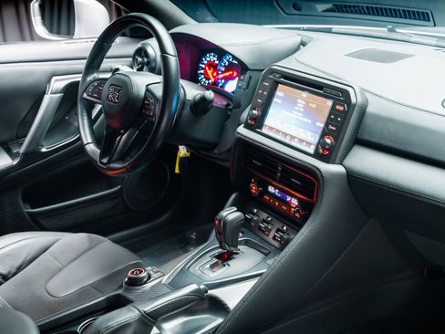 Used 2024 Nissan GT-R Premium w/ Floor Mat Package image 48