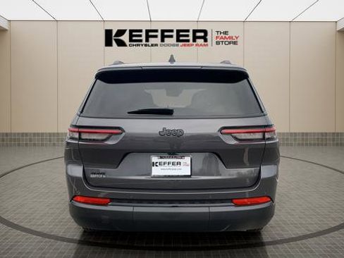 New 2025 Jeep Grand Cherokee L Altitude image 4