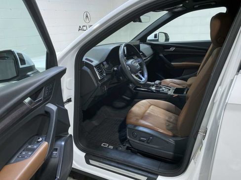 Used 2021 Audi Q5 2.0T Premium w/ Convenience Package AWD/4WD image 2