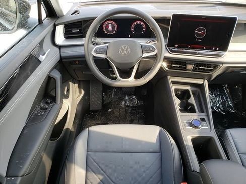 New 2026 Volkswagen Tiguan SE AWD/4WD image 9