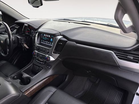 Used 2019 Chevrolet Suburban LT AWD/4WD image 27