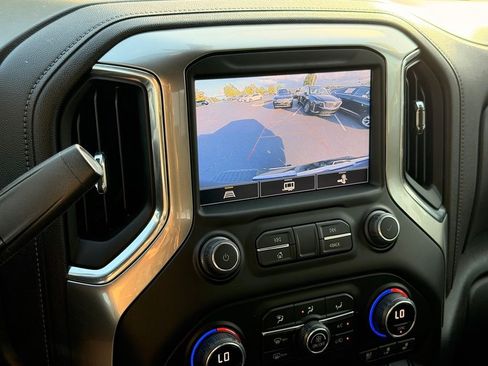 Used 2022 Chevrolet Silverado 1500 LTZ AWD/4WD image 37