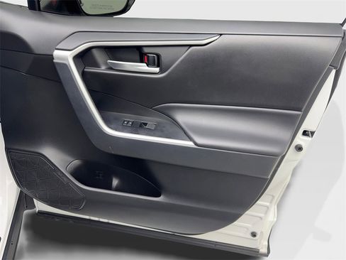 Used 2024 Toyota RAV4 XLE Premium image 49