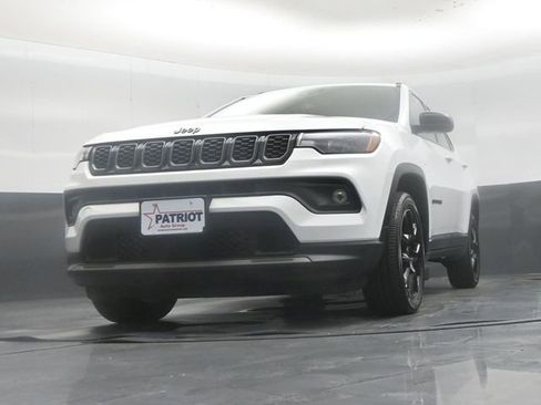 Used 2025 Jeep Compass Latitude w/ Altitude Special Edition AWD/4WD image 44