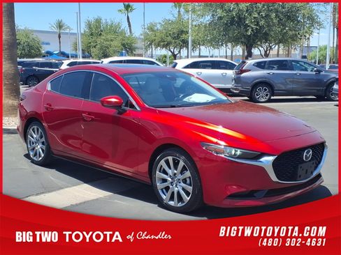 Used 2021 MAZDA MAZDA3 s FWD image 1