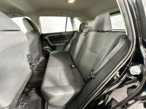 Used 2021 Toyota RAV4 LE AWD/4WD image 22