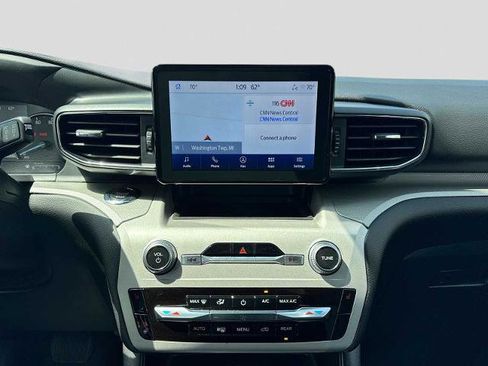 Certified 2023 Ford Explorer XLT w/ Equipment Group 202A AWD/4WD image 25