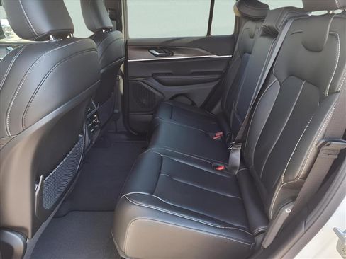 New 2025 Jeep Grand Cherokee Limited image 7