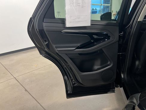Used 2020 Land Rover Range Rover Evoque SE image 31
