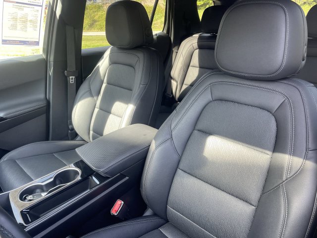 Certified 2025 Chevrolet Equinox LT w/ Convenience Package II AWD/4WD image 11