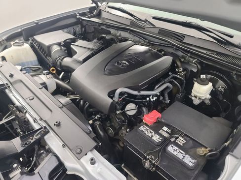 Used 2020 Toyota Tacoma TRD Sport image 43