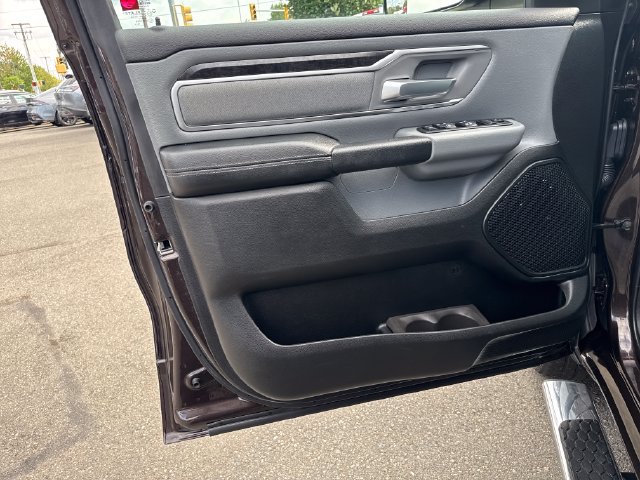 Used 2019 RAM 1500 4x4 Crew Cab image 15