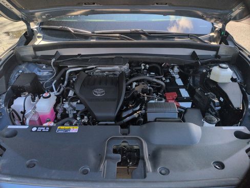 Used 2024 Toyota Grand Highlander XLE image 17