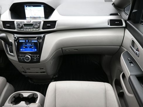 Used 2016 Honda Odyssey Touring Elite image 37