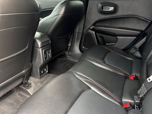 Used 2018 Jeep Compass Trailhawk w/ Leather Interior Group AWD/4WD image 13