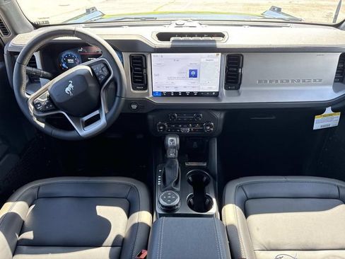 New 2026 Ford Bronco Outer Banks w/ Sasquatch Package AWD/4WD image 16