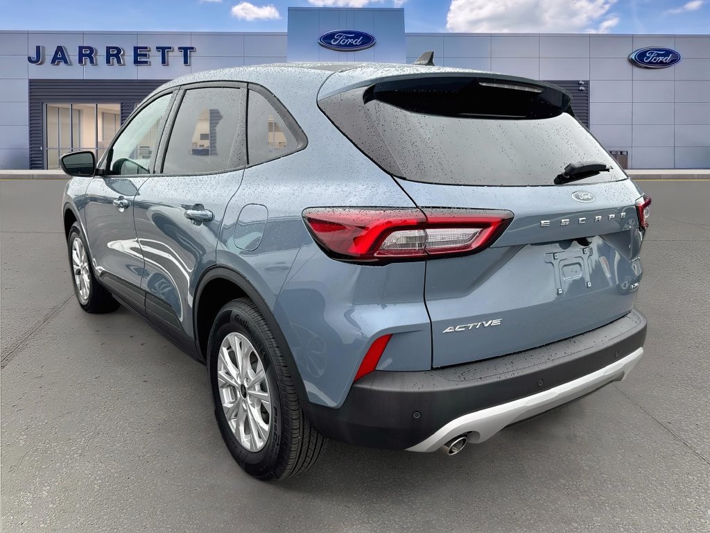 Used 2025 Ford Escape Active w/ Active Premium Tech Pack AWD/4WD image 3