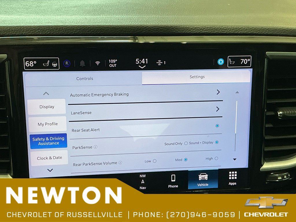 Used 2025 Chrysler Pacifica Limited FWD image 37