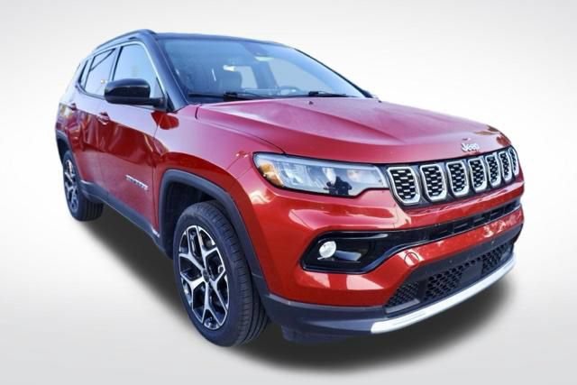 Used 2025 Jeep Compass Limited AWD/4WD image 3