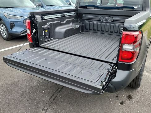 New 2025 Ford Maverick Lariat w/ Black Appearance Package image 7