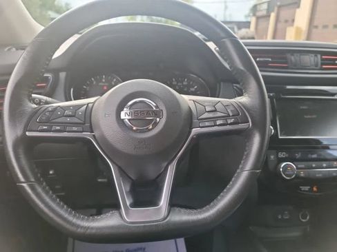 Used 2019 Nissan Rogue SV AWD/4WD image 16