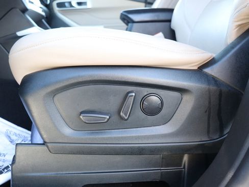 Used 2023 Ford Explorer XLT w/ Equipment Group 202A image 31